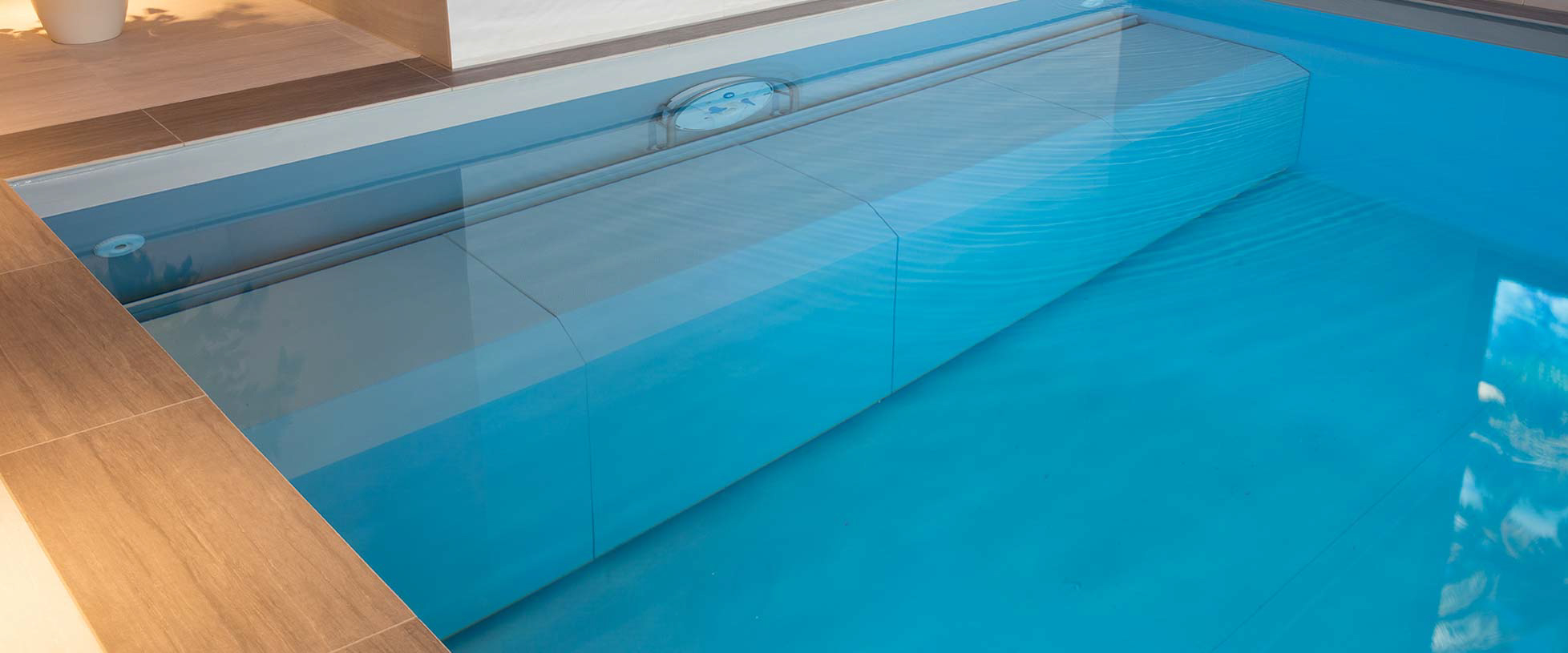 grando automatic pool cover below water level