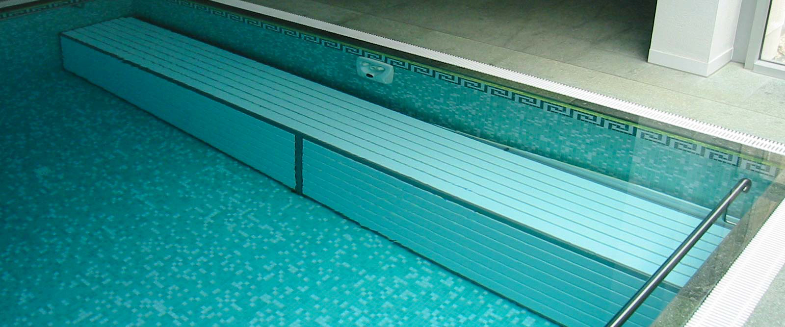 grando automatic pool cover below water level